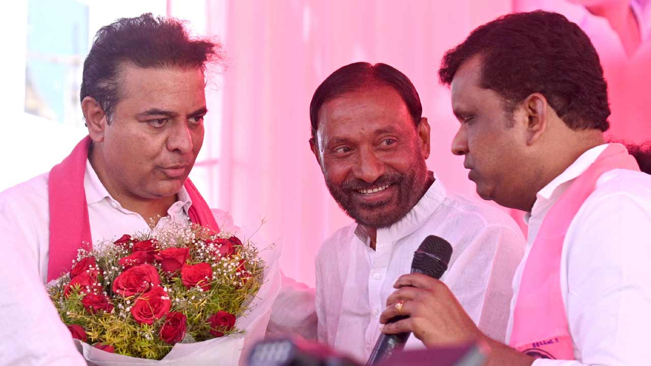 బీఆర్‌ఎస్‌ వర్కింగ్‌ ప్రెసిడెంట్‌ కేటీఆర్‌కు ఘన స్వాగతం