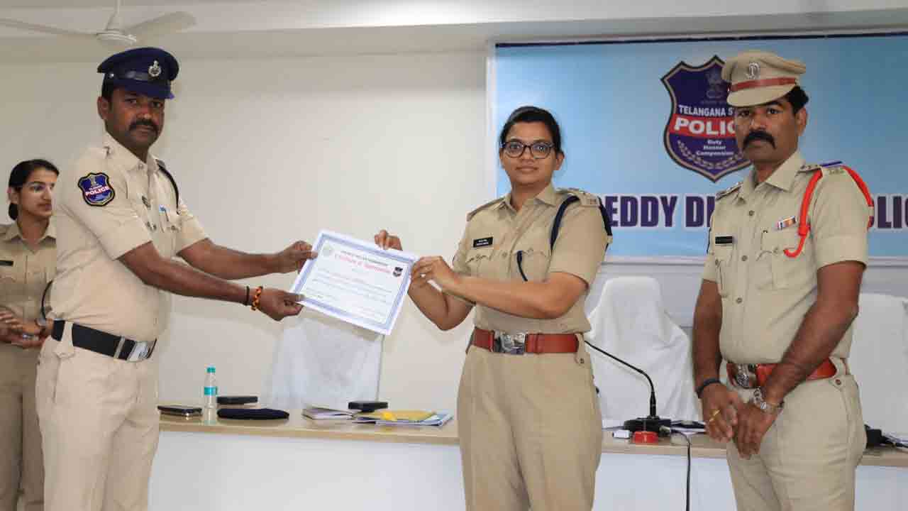 SP Sindhu Sharma | సైబర్ క్రైమ్ నేరాలపై అవగాహన కల్పించాలి : కామారెడ్డి ఎస్పీ సింధుశర్మ