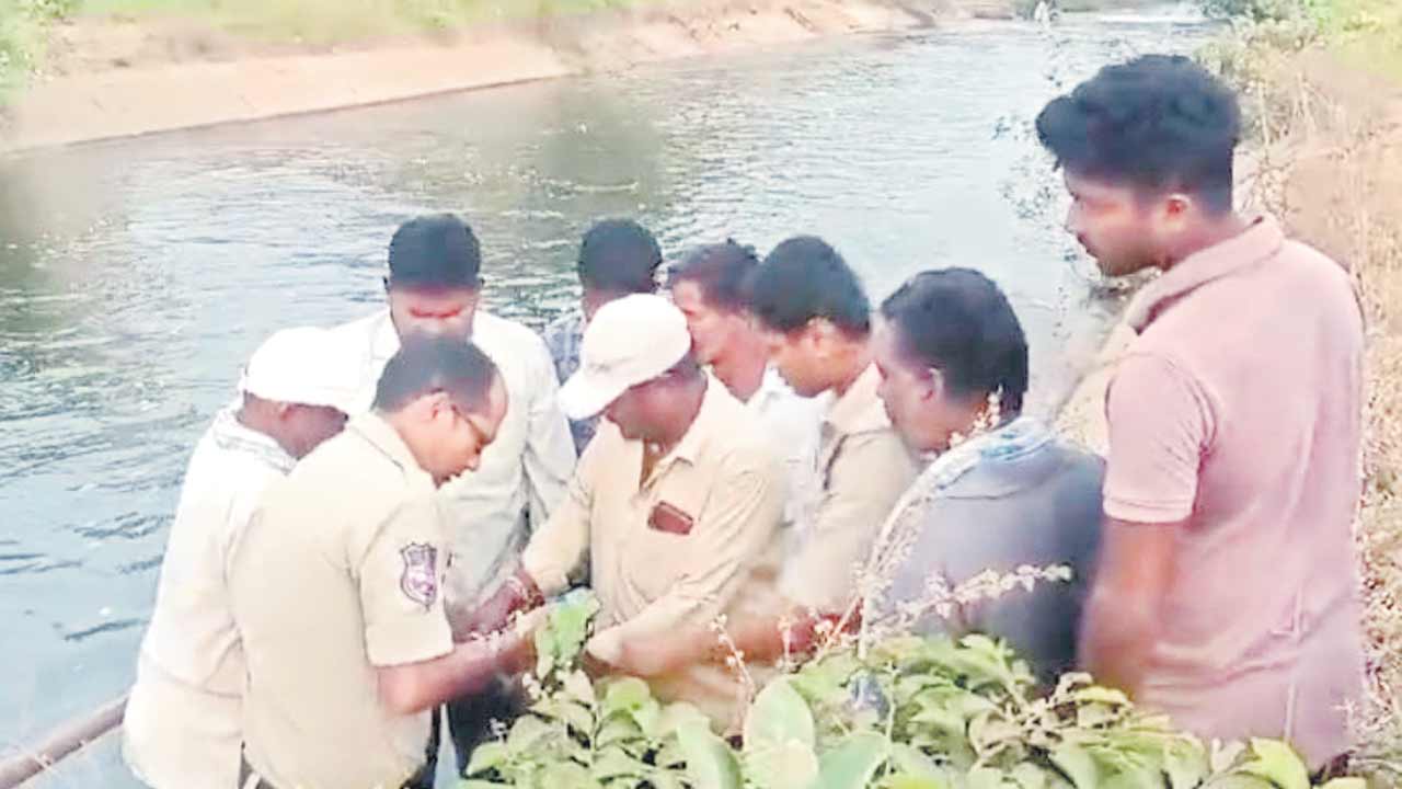 కాలువ నీటి కోసం రైతుల ఆందోళన