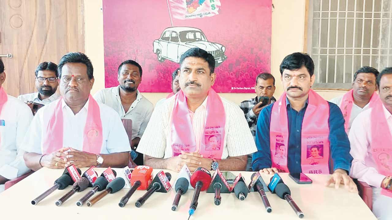 మార్చురీకి పోయేది.. స్ట్రెచర్‌ ఎక్కేది కాంగ్రెస్సే