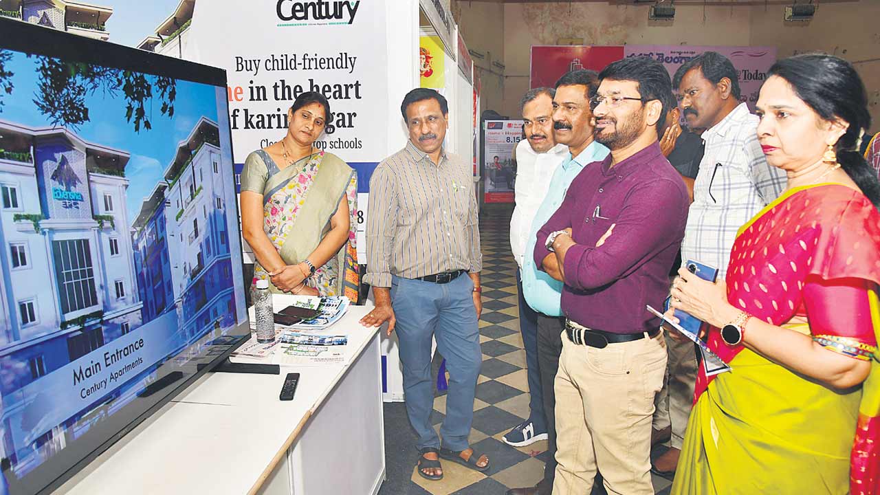 ప్రాపర్టీ షో సందడి