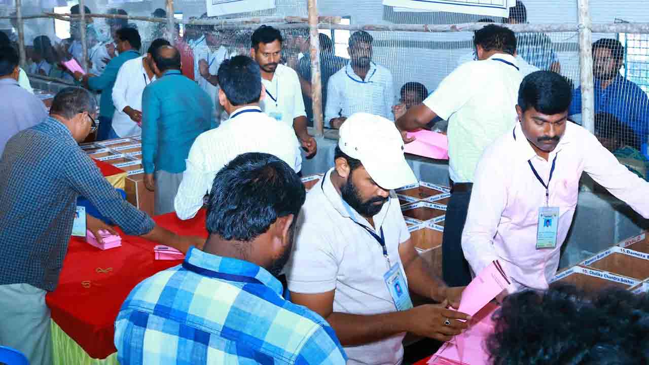 టీచర్స్‌ ఎమ్మెల్సీగా శ్రీపాల్‌