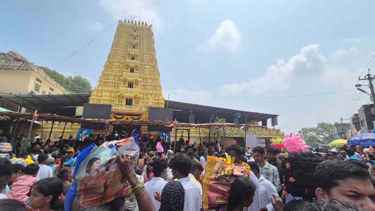 Komuravelli Mallanna Temple | ‘మల్లన్న’ కాటేజీలో చోరీ.. నెక్లెస్, నగదు మాయం