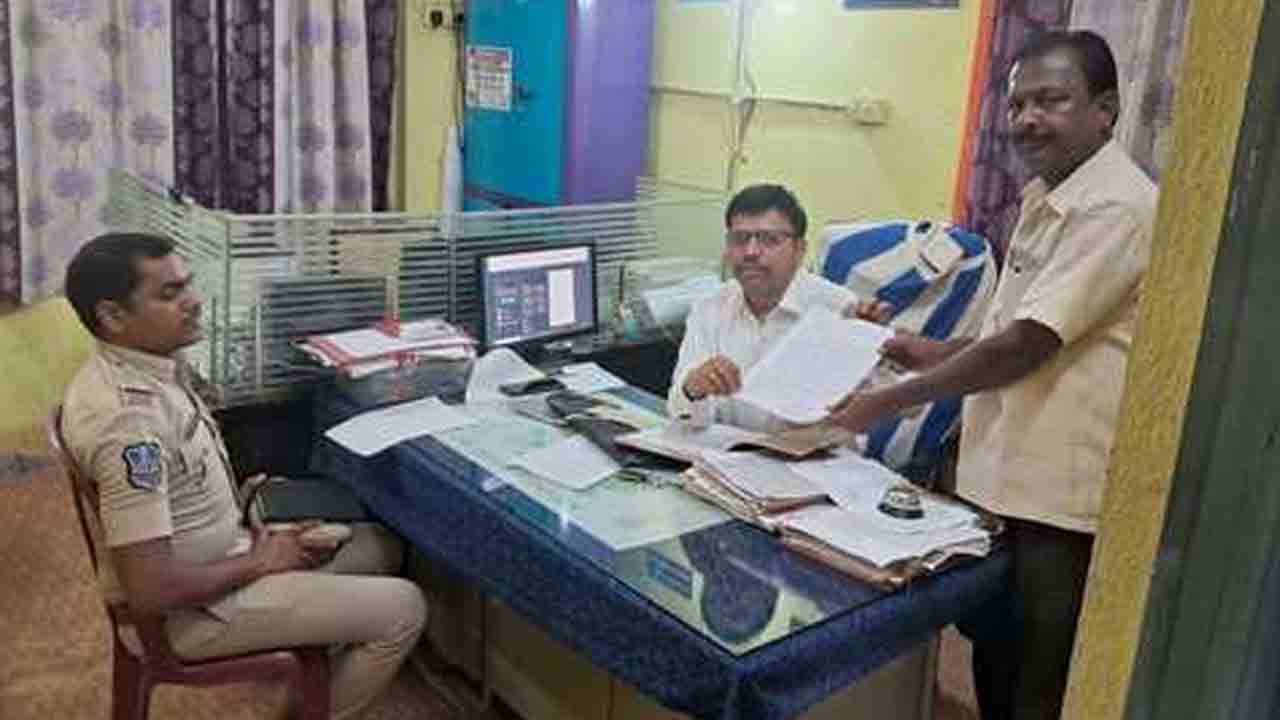 Kotapalli Tahsildar | కోటపల్లి తహసీల్దార్‌గా రాఘవేంద్ర రావ్ బాధ్యతలు స్వీకరణ