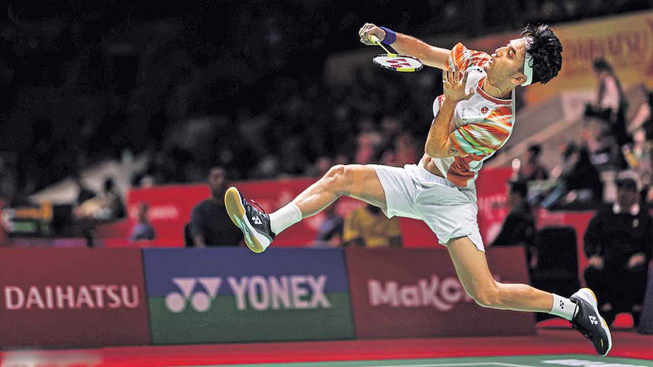 సేన్‌ ముందుకు.. ప్రణయ్‌ ఇంటికి..