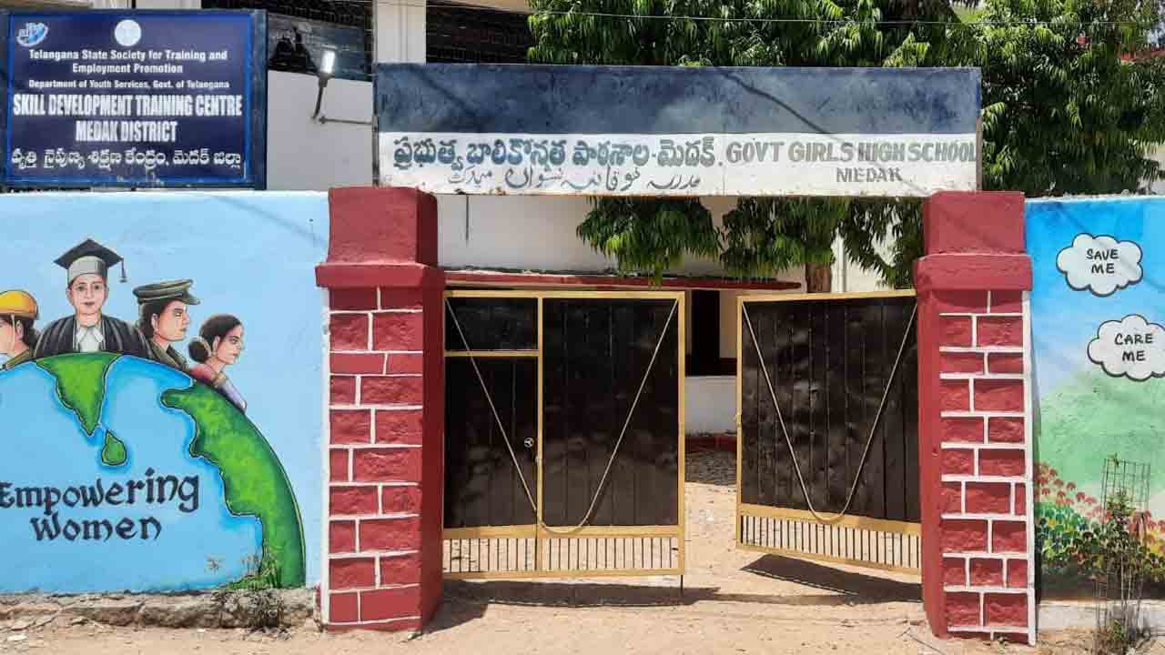 శనివారం నుంచి ఒంటి పూట బడులు