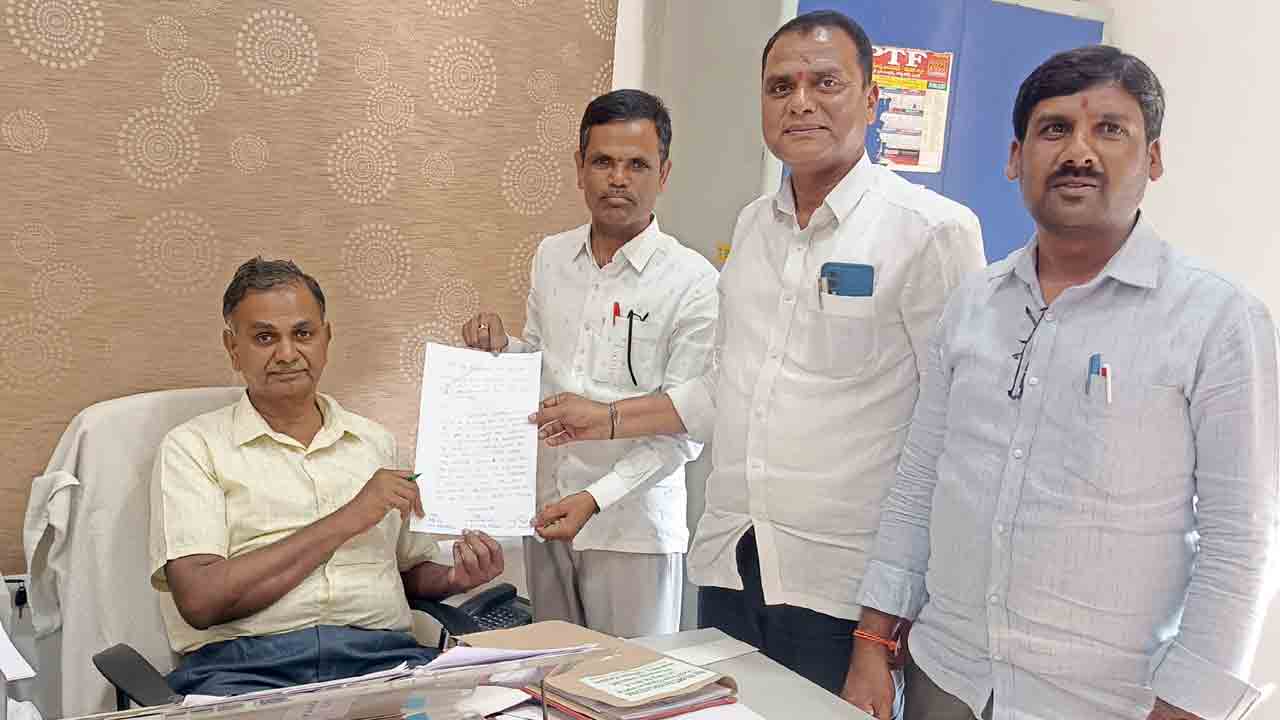 MEO | ఎంఈవోపై చర్యలు తీసుకోండి.. అధికార దుర్వినియోగంపై డీఈవోకు ఉపాధ్యాయ సంఘాల నేతల ఫిర్యాదు