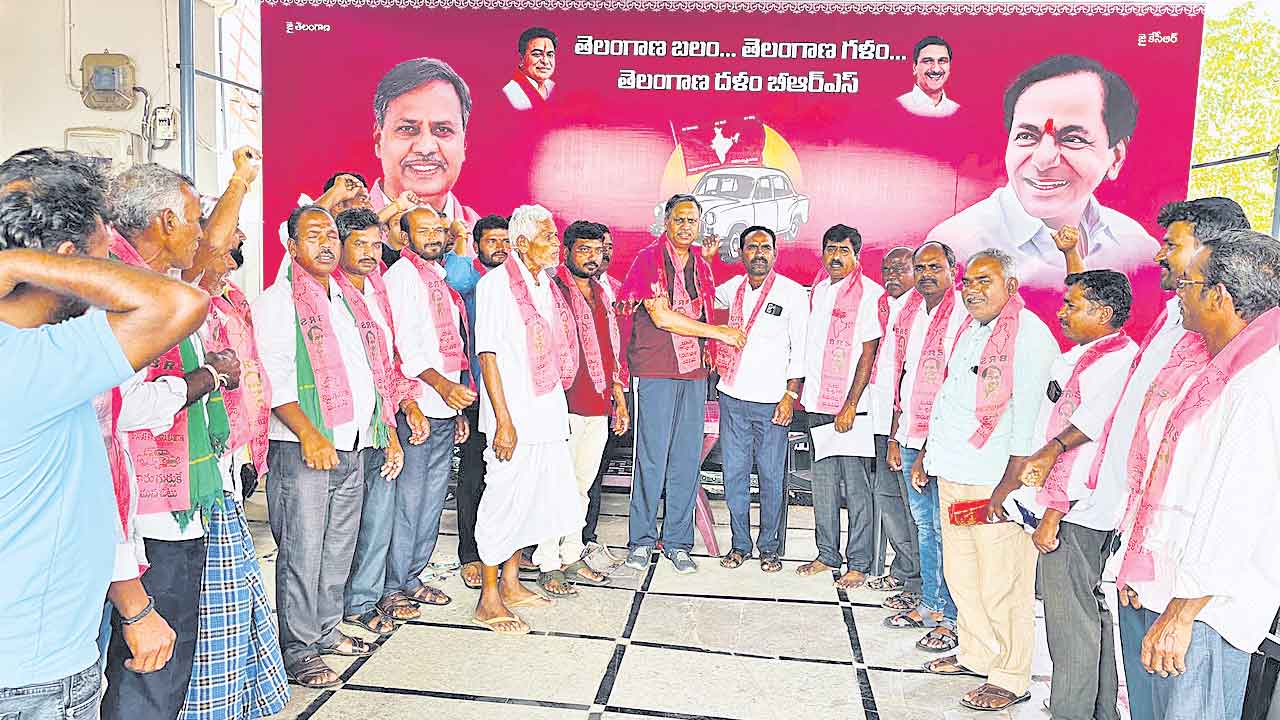 కాంగ్రెస్‌ నుంచి బీఆర్‌ఎస్‌లో భారీగా చేరికలు