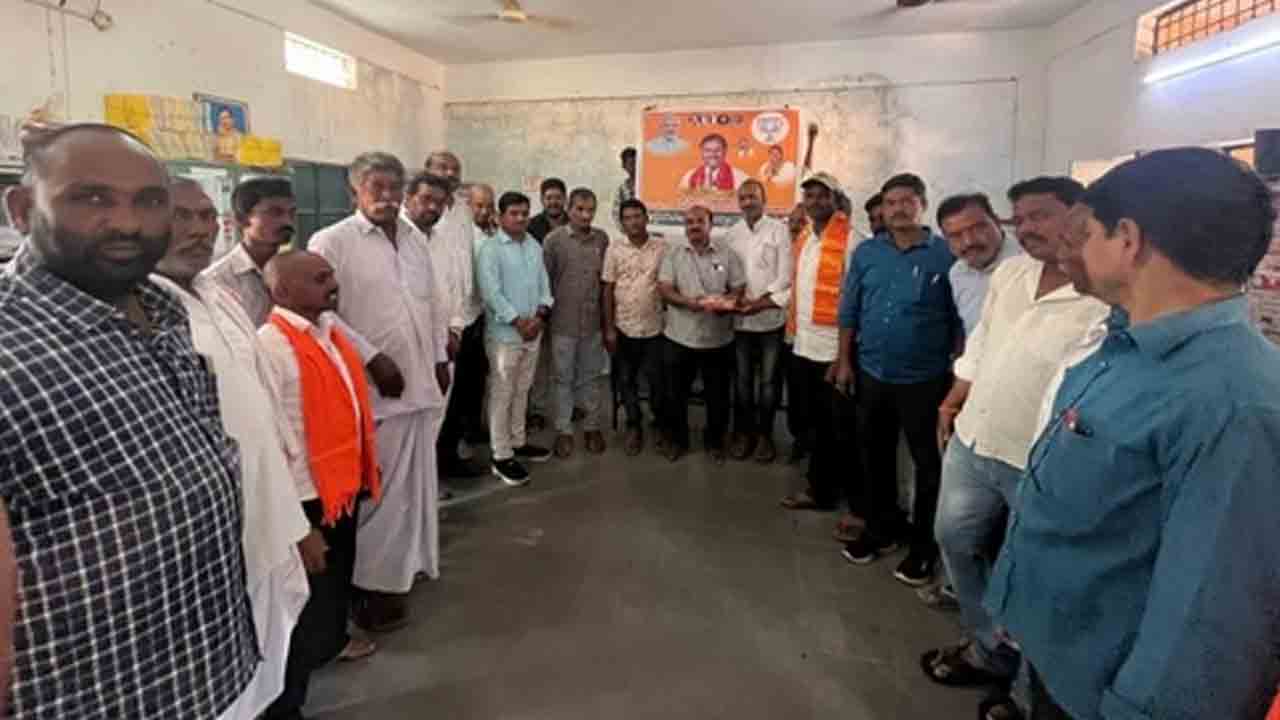 MLC Malka Komuraiah | మల్కా కొమురయ్య ఘన విజయం.. ఉపాధ్యాయులు, లెక్చరర్లకు వందన సమర్పణ