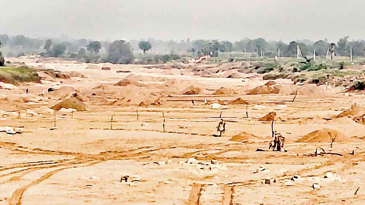 ఆకేరు వాగు చెలిమలతో సాగు