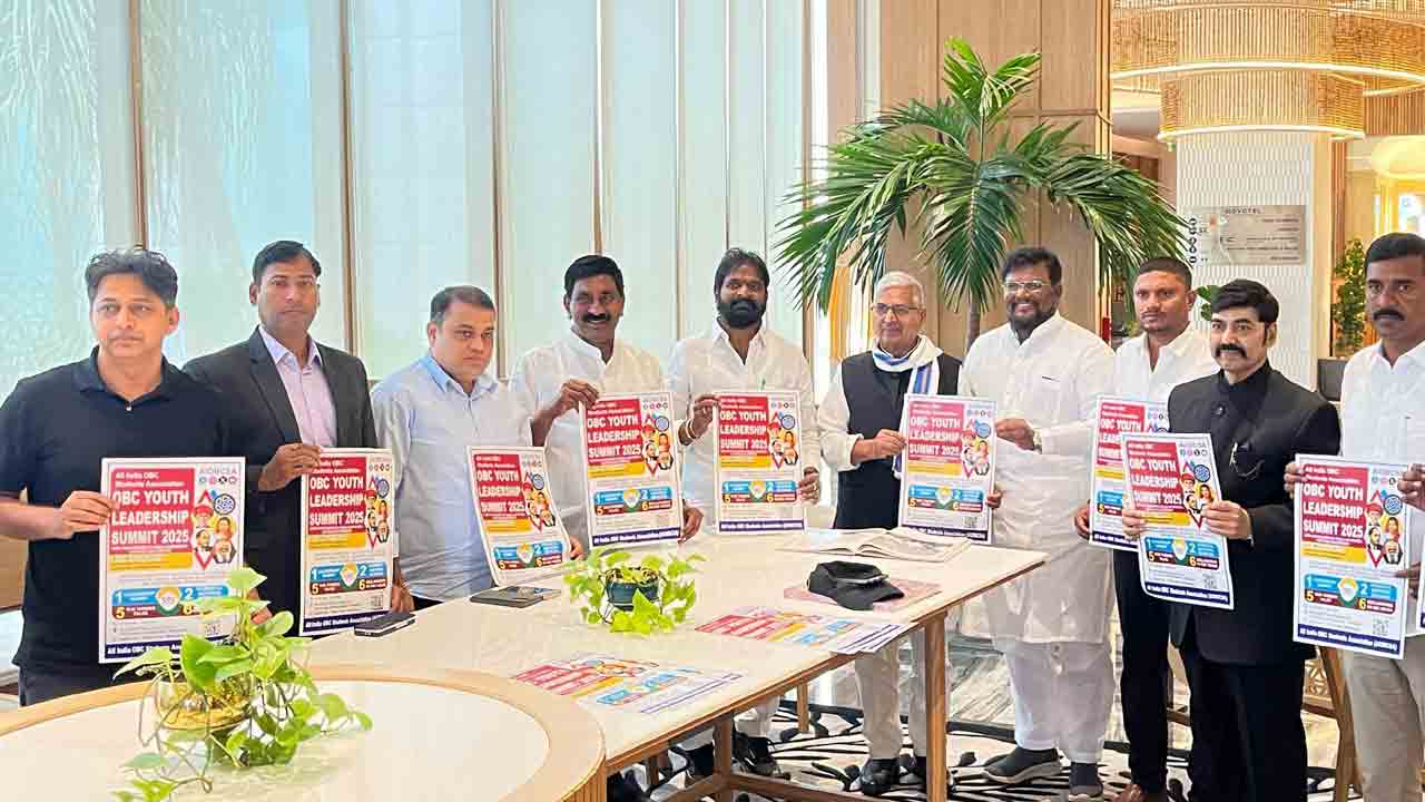 బీసీల జనాభాను తక్కువ చూపిస్తున్నారు