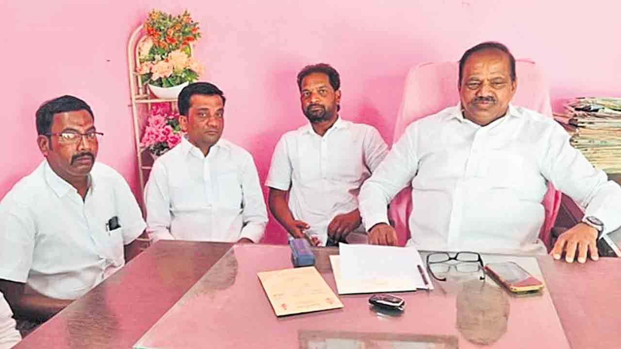 ఎల్‌ఆర్‌ఎస్‌పై కాంగ్రెస్‌ ద్వంద్వ వైఖరి