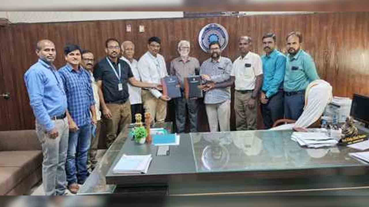 Mahatma Gandhi University | ఎంజీయూలో అంతర్జాతీయ ప్రమాణాలతో క్రీడా ప్రాంగణాల అభివృద్ధి : వీసీ ఖాజా అల్తాఫ్ హుస్సేన్