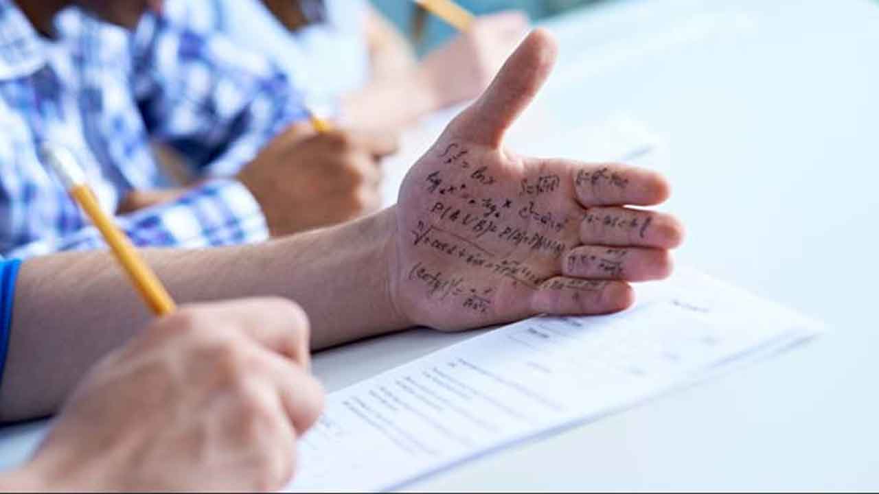 Malpractice | కరీంనగర్ జిల్లాలో నలుగురిపై మాల్‌ ప్రాక్టీస్ కేసు నమోదు