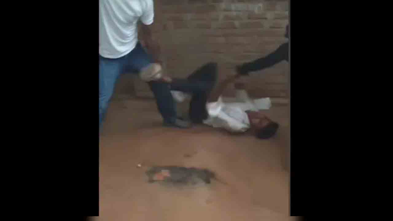 Crime news | ఒకరిని గదిలో పడేసి నలుగురు బెల్టులతో దాడి.. ఇన్‌స్టాలో వీడియో పెట్టిన నిందితులు..!