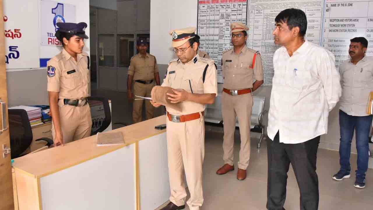 Ramagundam CP | కోటపల్లి, నీల్వాయి పోలీస్ స్టేషన్లను సందర్శించిన రామగుండం సీపీ