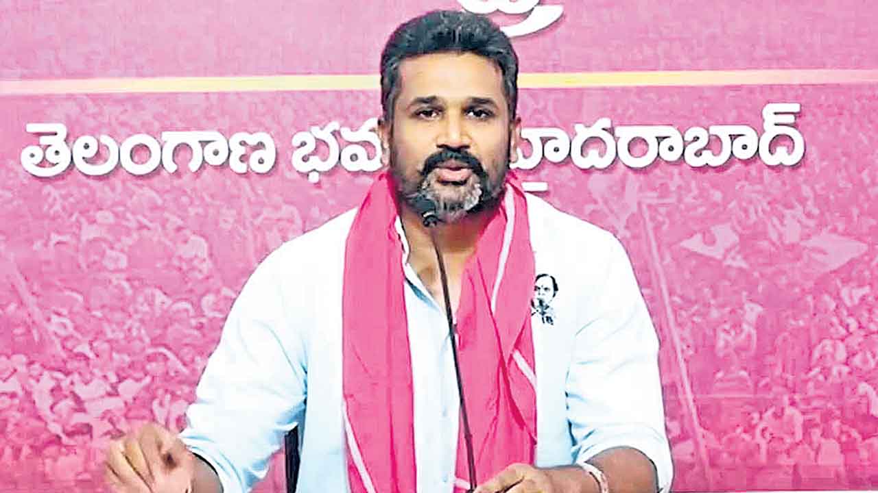 Manne Krishank | సీఎం రేవంత్ రెడ్డి కుటుంబ దోపిడీపై ఏఐసీసీ ఎందుకు మౌనంగా ఉంటుంది? : మన్నె క్రిశాంక్