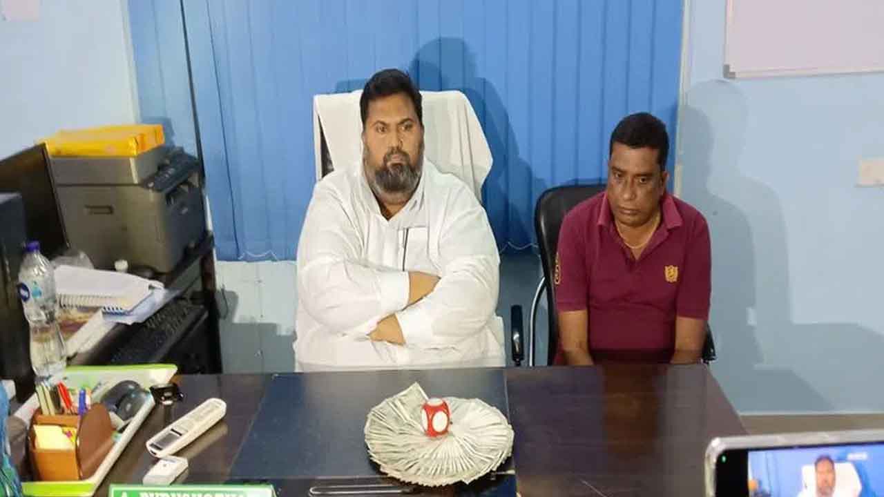 లైసెన్స్ రెన్యువల్కు 60 వేల లంచం.. ఏసీబీకి పట్టుబడ్డ ఏఎంసీ కార్యదర్శి