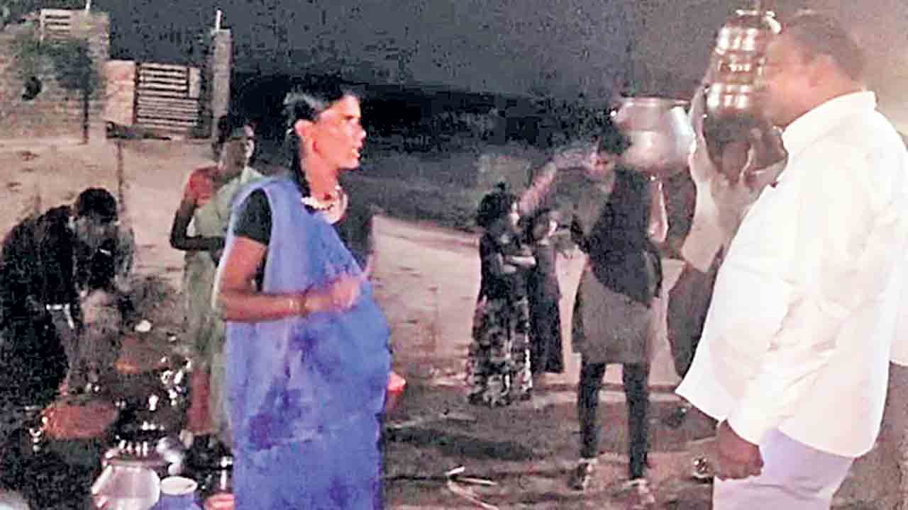 కేసీఆర్‌ ఉండంగనే మంచిగా నీళ్ల్లొచ్చినయ్‌