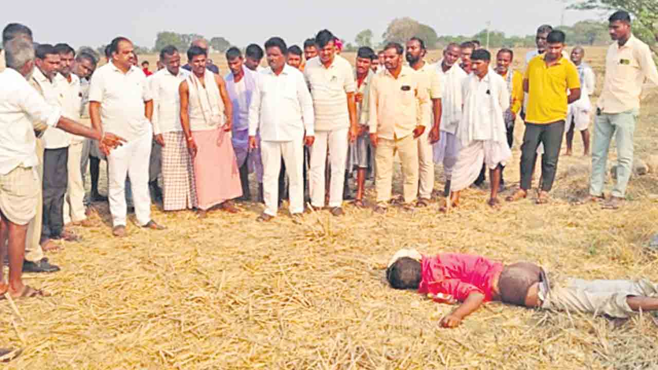 బీఆర్‌ఎస్‌ కార్యకర్త దారుణ హత్య