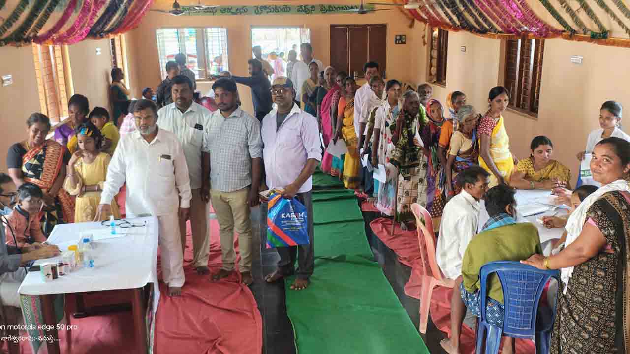 Medical Camp | మాదారం ఏజీసీఎం చర్చిలో ఉచిత మెగా వైద్య శిబిరం