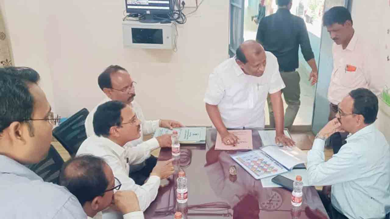 విద్యార్థులకు నాణ్యమైన భోజనం అందించాలి