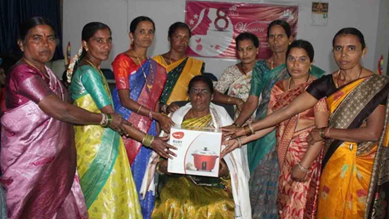 Mulukanoor Dairy | ఉమెన్స్ డే స్పెషల్‌.. ముల్కనూరు డెయిరీ బ్రోచర్, డైరీల ఆవిష్కరణ