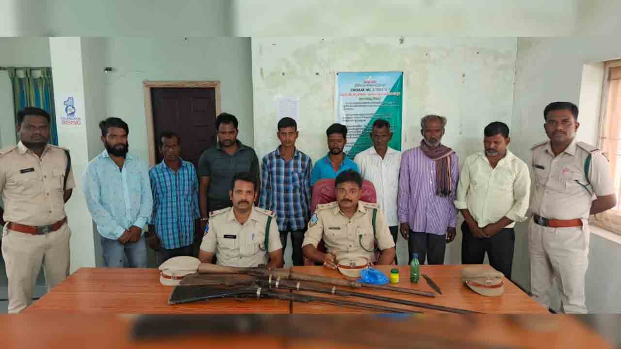 నాటు తుపాకులతో తిరుగుతున్న పలువురు వ్యక్తుల అరెస్ట్‌