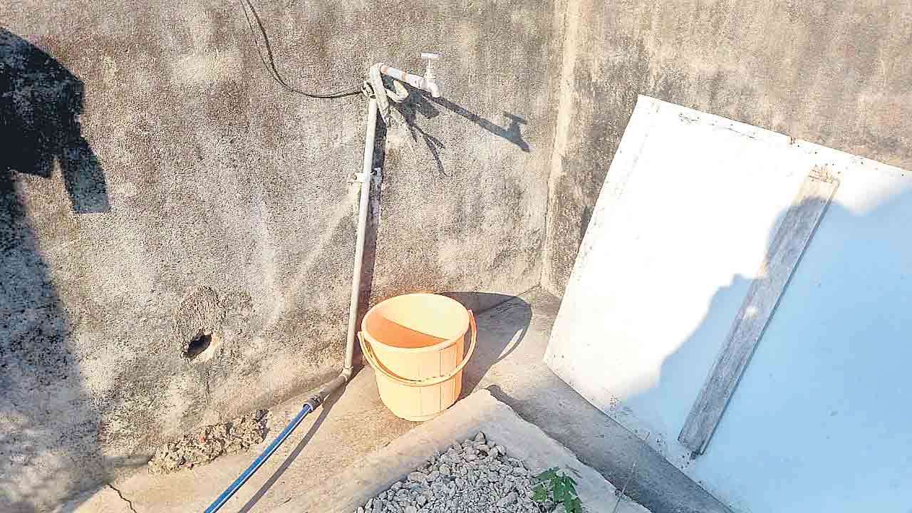 తాగునీటి కోసం భగీరథ ప్రయత్నం