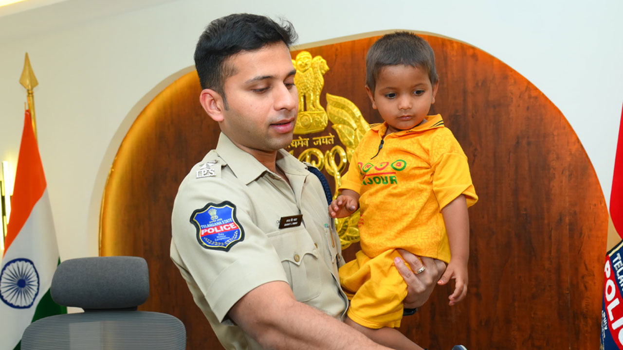 Nalgonda Police | కిడ్నాపర్ చెర నుంచి బాలుడికి విముక్తి కలిగించిన పోలీసులు