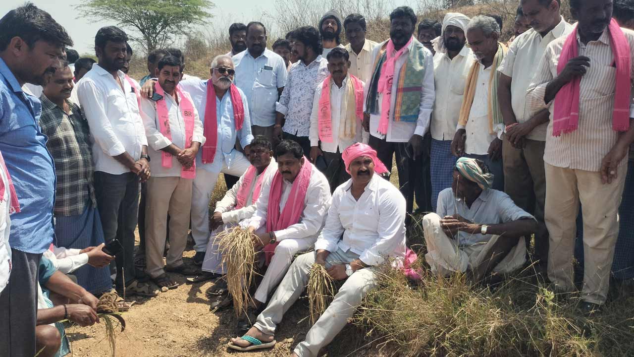 నీళ్లివ్వలేని అసమర్థ ప్రభుత్వం