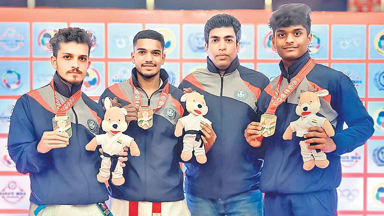 జాతీయ స్థాయి కరాటే విజేత బాలాజీ