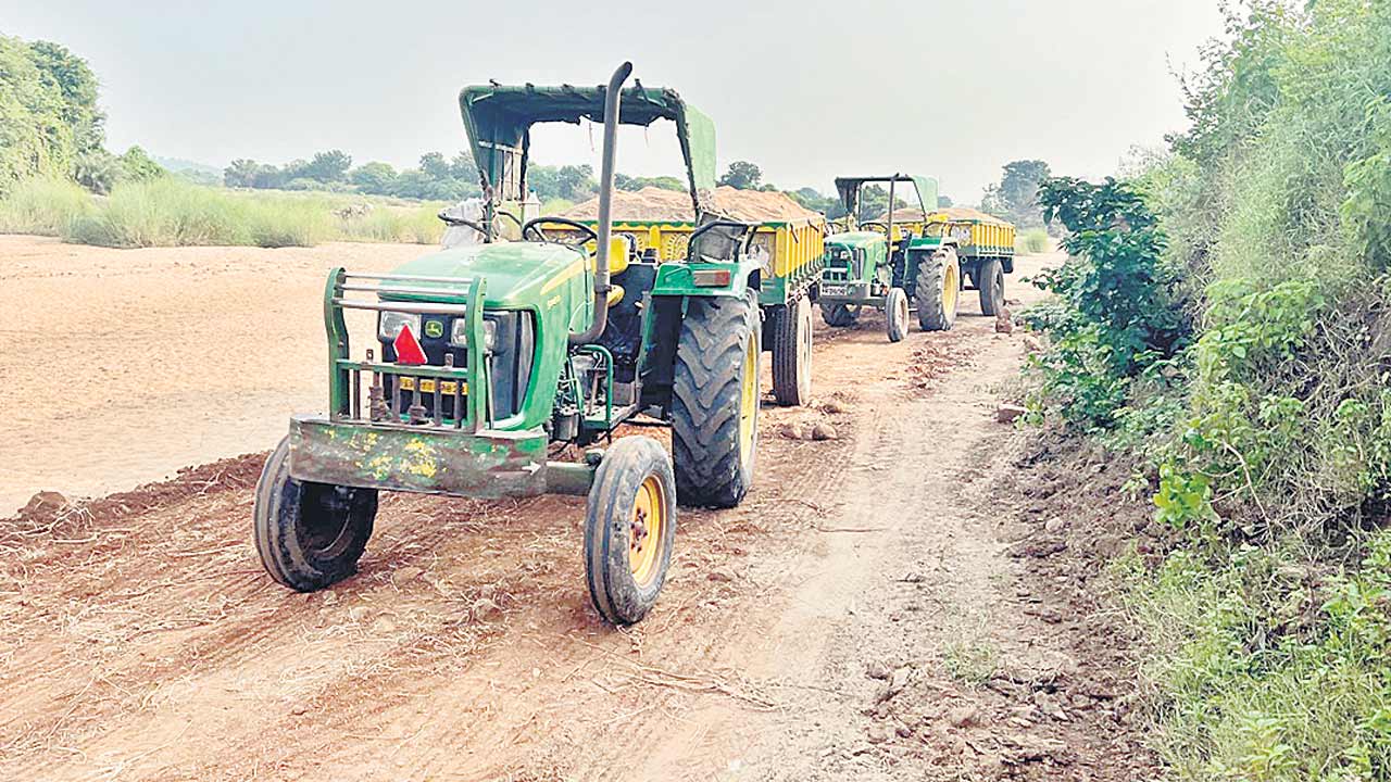 సార్లూ! మీ పోస్టుకు న్యాయం చేయండి..