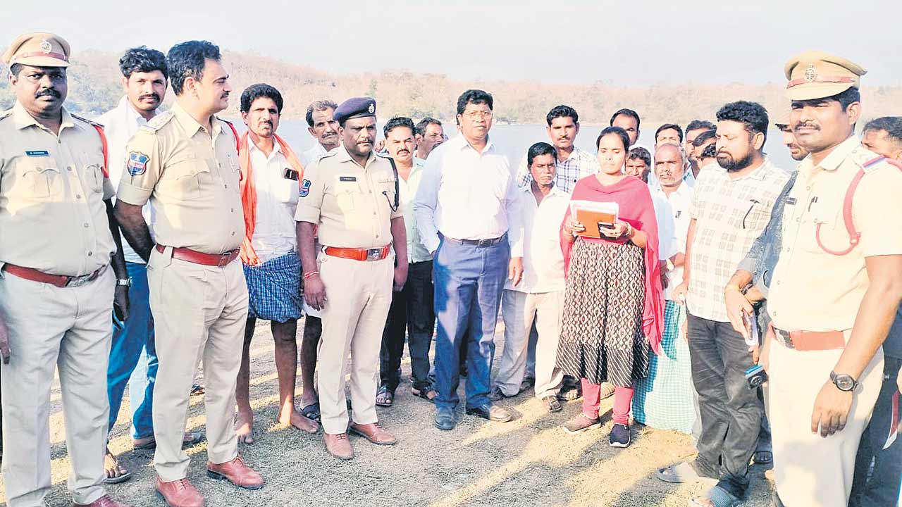 చెరువు కోసం రెండు ఊర్ల కొట్లాట