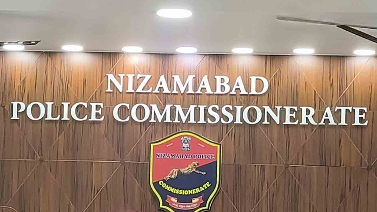 Charge Memo | మహిళను కొట్టిన ఘటనలో బోధన్ సీఐకి ఛార్జ్ మెమో