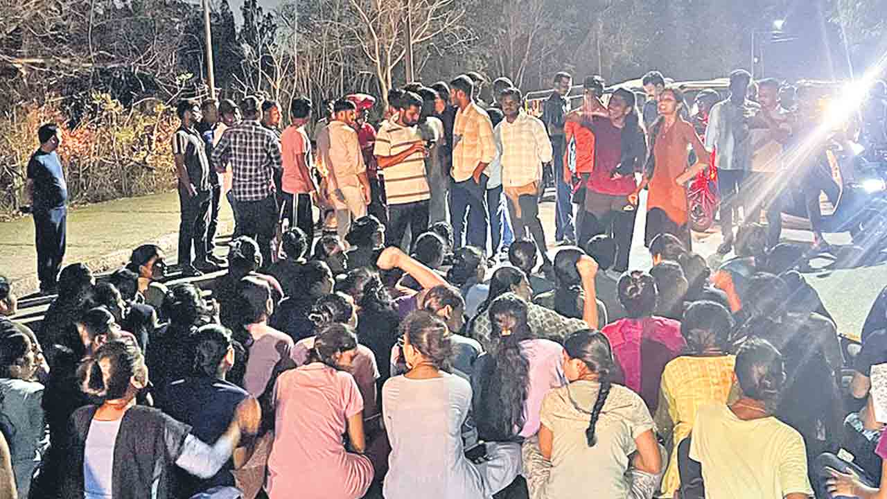 ఓయూ హాస్టల్‌లో నీళ్లులేవ్‌