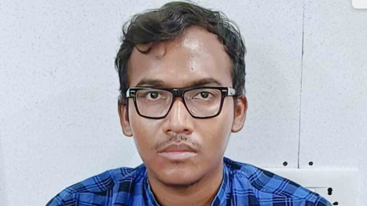Panchayat officer arrested | సర్పంచ్ సంతకాన్ని ఫోర్జరీ చేసి 43 లక్షలు లూటీ..    పంచాయతీ అధికారి అరెస్ట్