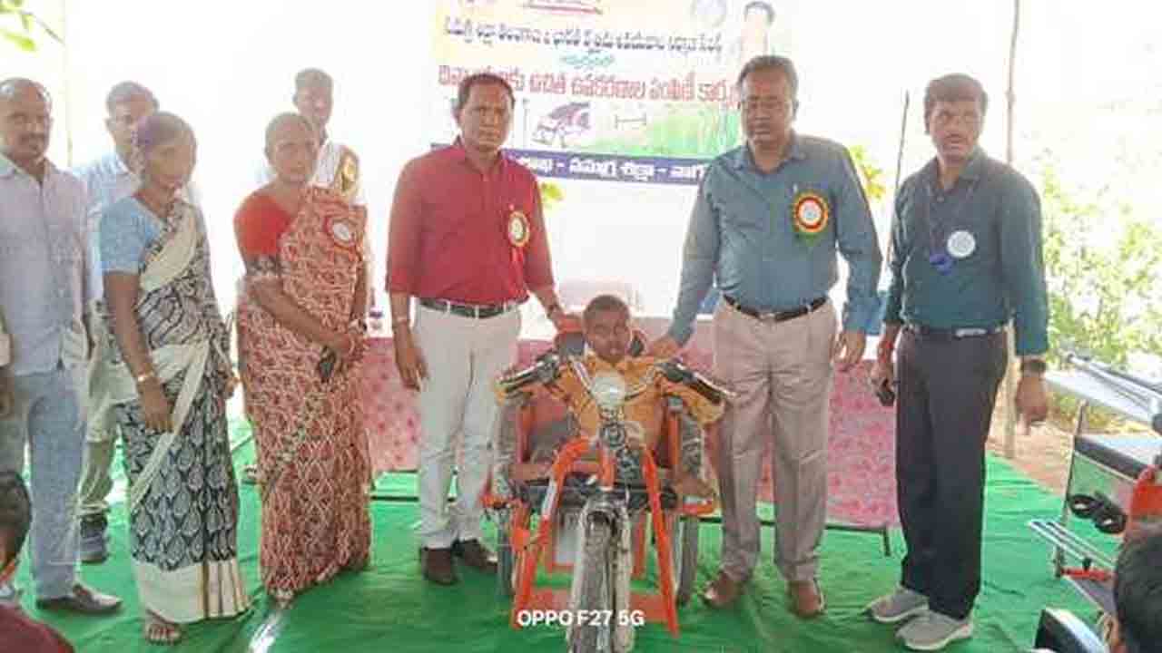 P Amarender | చదువే సరైన ఆయుధం.. దివ్యాంగ విద్యార్థుల ప్రగతి విద్య ద్వారానే సాధ్యం : అదనపు కలెక్టర్ పి అమరేందర్