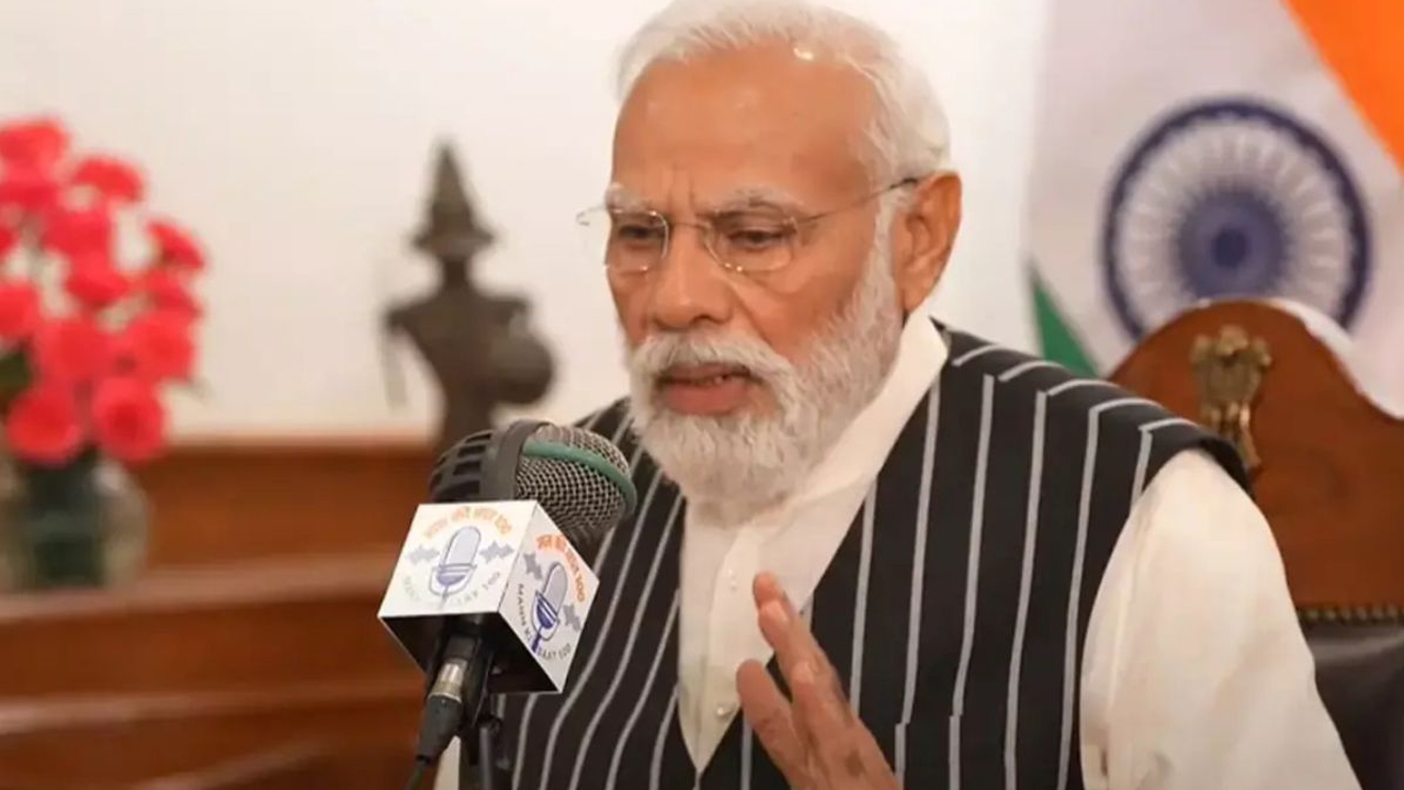 PM Modi | పాత బట్టలు పడేసి.. కొత్తవి కొనడం ఎక్కువైంది..! మన్‌ కీ బాత్‌లో ప్రధాని మోదీ ఆసక్తికర వ్యాఖ్యలు..!