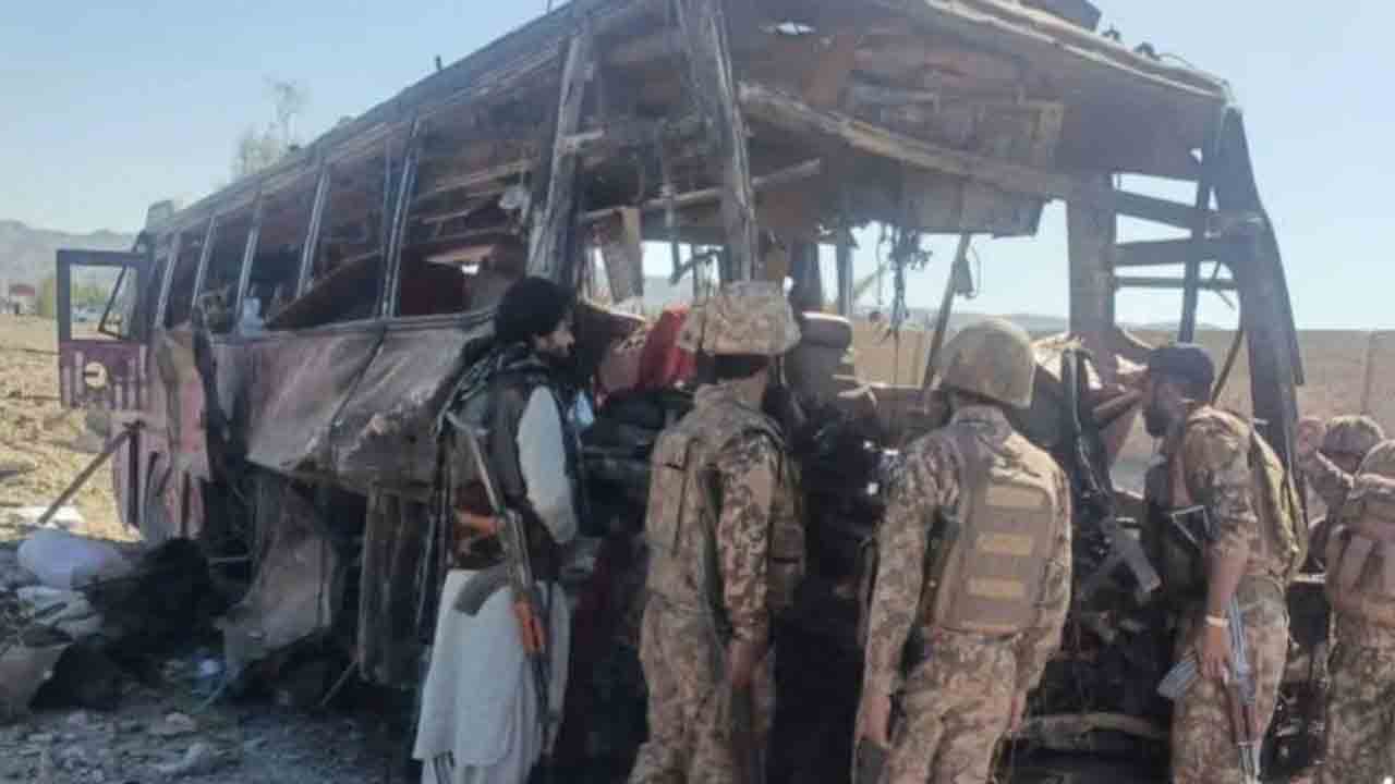 Pakistani military | పాకిస్థాన్‌ మిలిటరీ కాన్వాయ్‌పై బలూచ్‌ మిలిటెంట్ల దాడి.. 90 మందిని హతమార్చామంటూ ప్రకటన