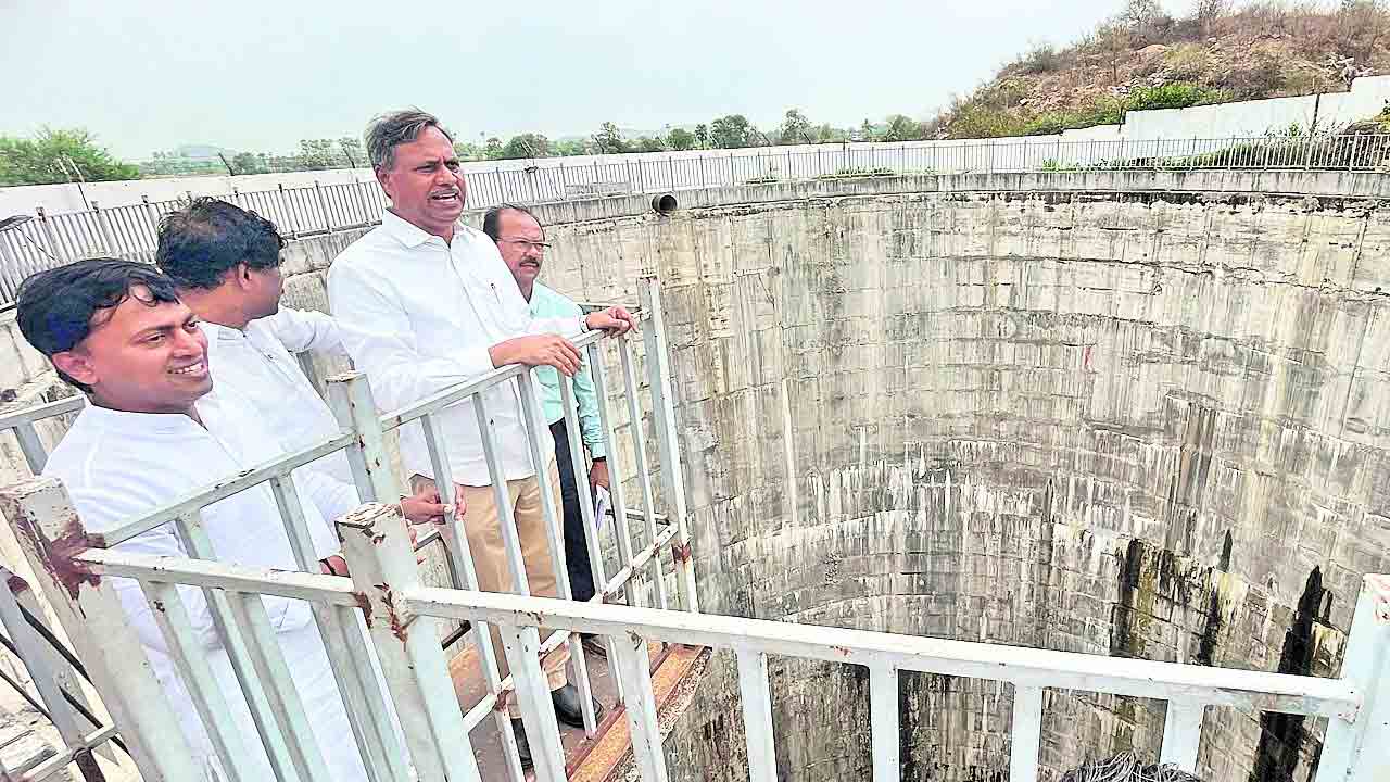 వెంటనే మోటర్లు ఆన్ చేయాలి