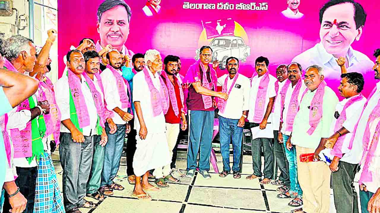 పల్లా సమక్షంలో బీఆర్‌ఎస్‌లో చేరికలు