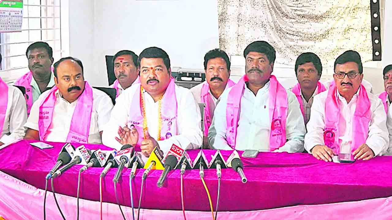 ఉద్యమ ద్రోహులు రేవంత్‌, నాయిని