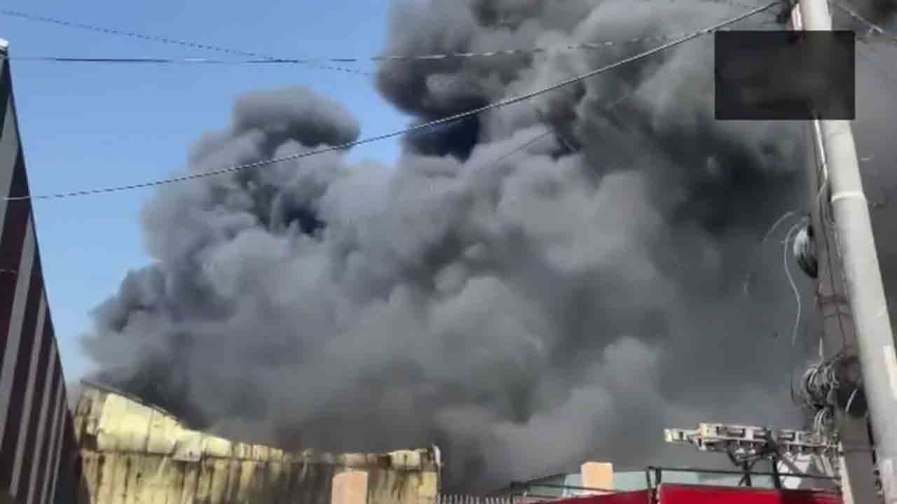 Fire accident | ప్లాస్టిక్‌ ఫ్యాక్టరీలో భారీ అగ్నిప్రమాదం.. ఫ్యాక్టరీ లోపలే 15 మంది కార్మికులు..!