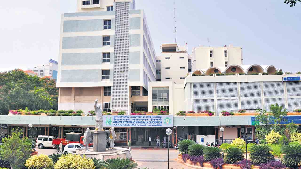 ఆస్తి పన్ను వసూళ్లకు సెలవులు రద్దుచేసి.. స్పెషల్‌డ్రైవ్‌