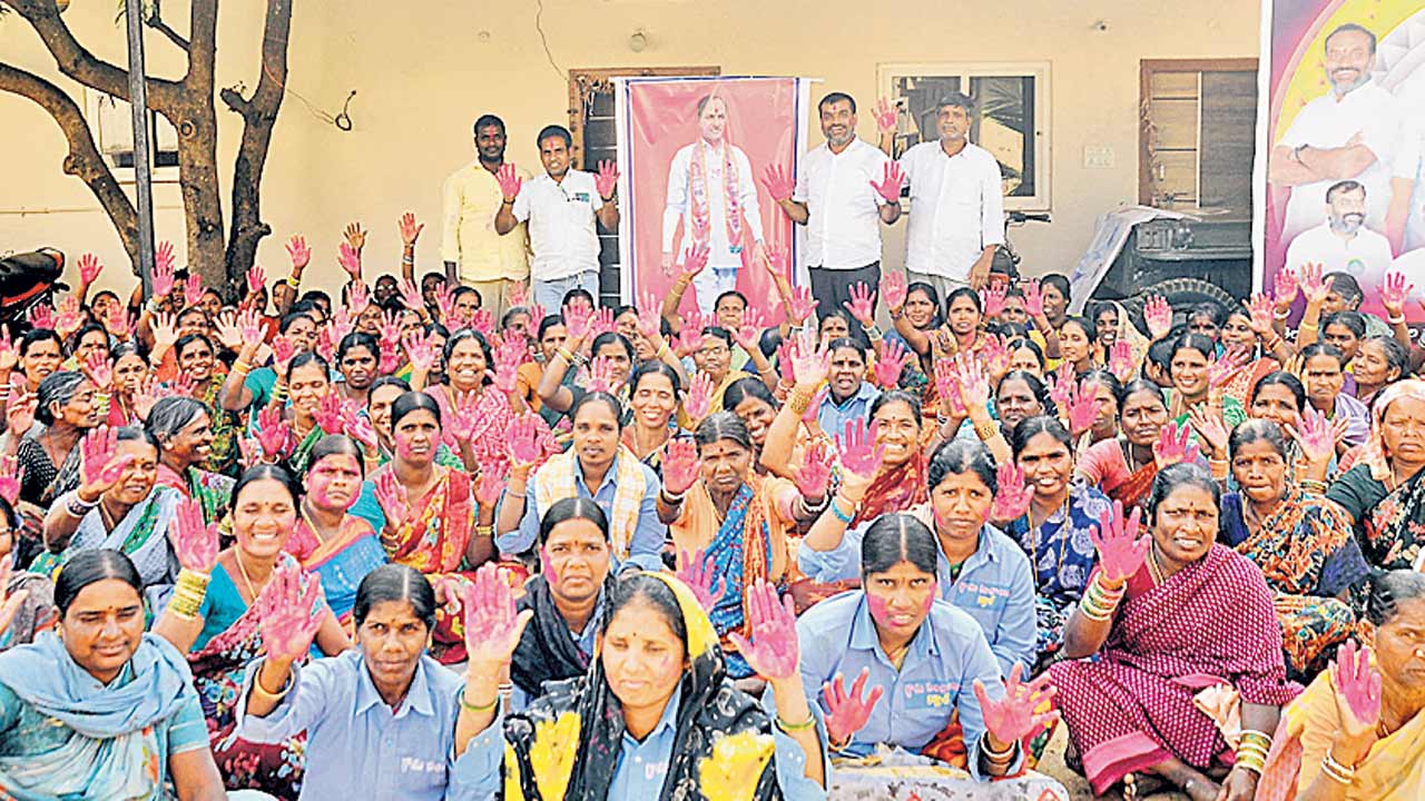 కేసీఆర్‌ పాలనలో సబ్బండ వర్గాల అభివృద్ధి