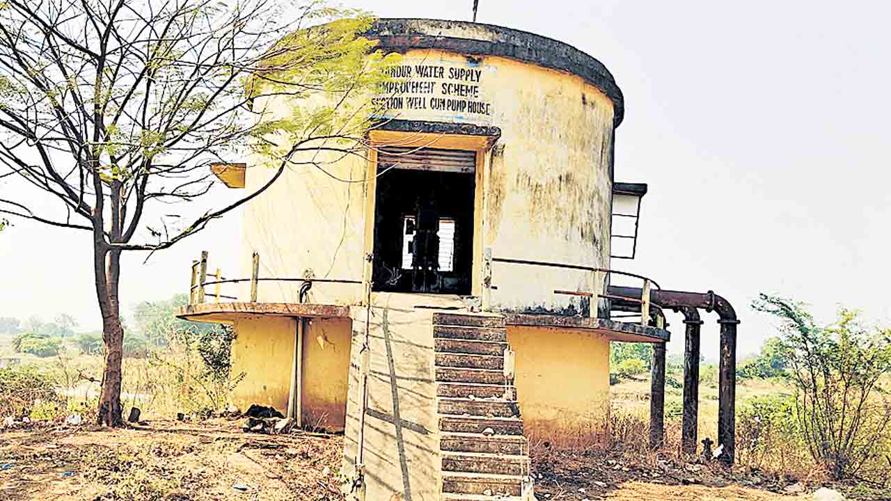 నది చెంతనే ఉన్నా.. నీటికి చింతే..!