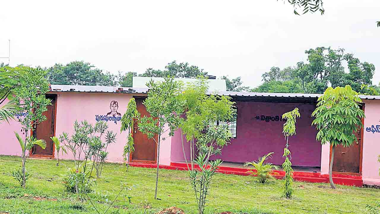 నాడు అద్భుతం.. నేడు అధ్వానం..