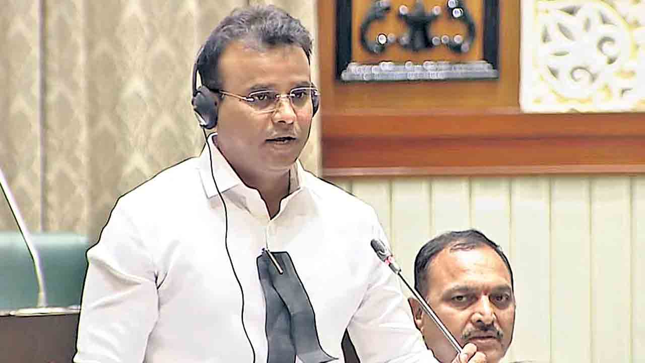 రైజింగ్‌ కాదు.. ఫాలింగ్‌