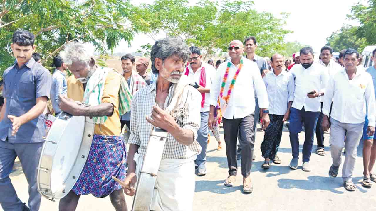 పంట నష్టంపై నోరుమెదపరా..?